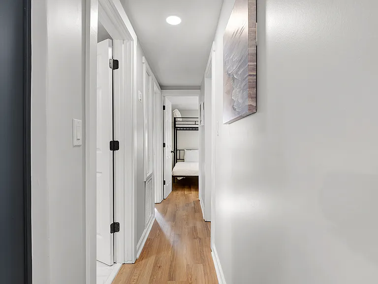 4731 Spruce St — Photo 23
