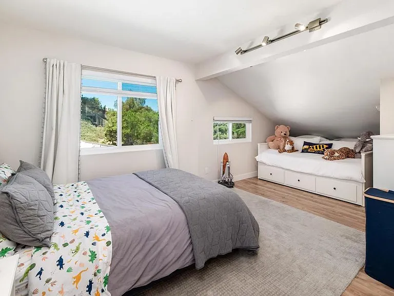 12831 Isocoma St — Photo 30