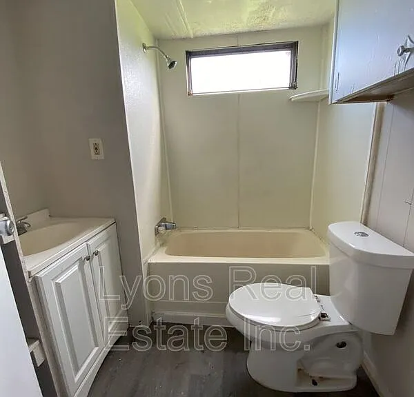 8086 Heck Dr #6 — Photo 7