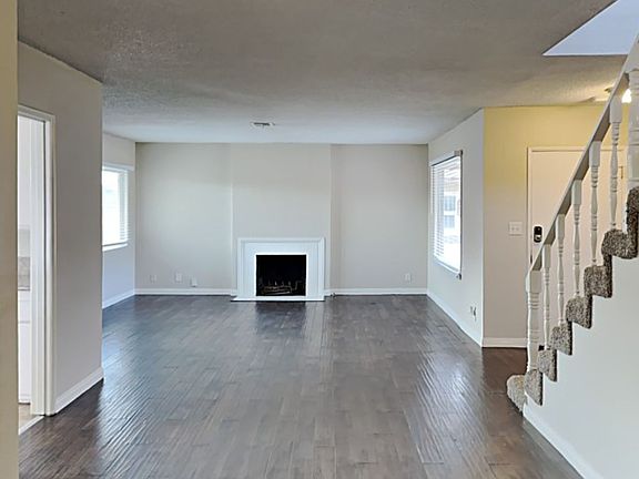 4th image of 2416 W 118th St