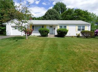 19 Sycamore Rd, Bloomfield, CT 06002