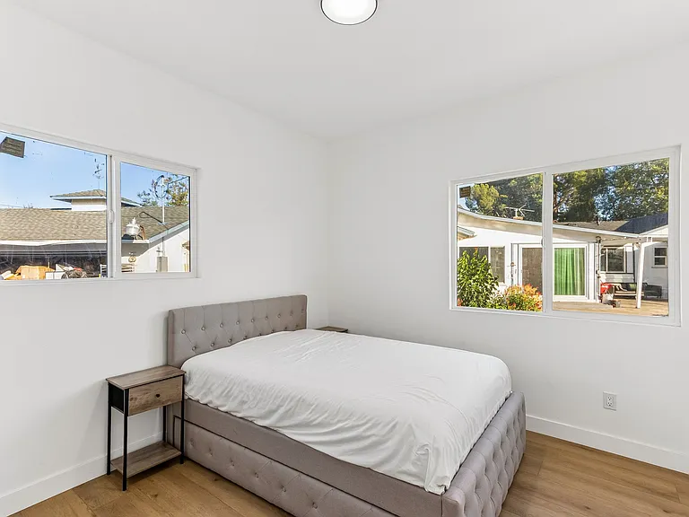 509 S Barranca St #B — Photo 17