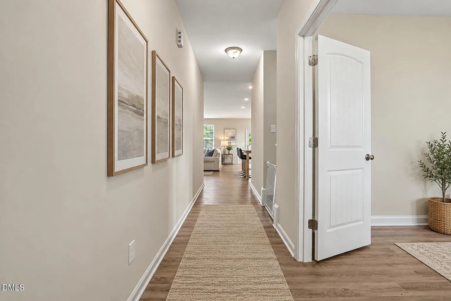 5 bed, 3.0 bath, 2722 sqft, $2,750 — Photo 4
