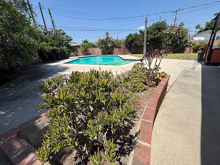 Quail Ct — Photo 5