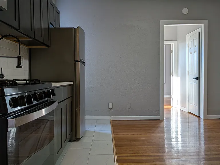 753-758 Jersey Ave #4 — Photo 3