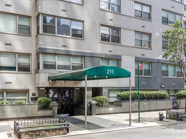 211 East 53rd Street 2L image 12 of 12