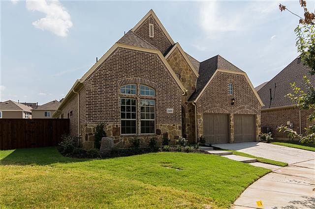 1st image of 2405 Surrey Ct