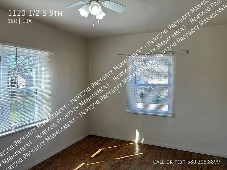 1120 1/2 S 9th St — Photo 12