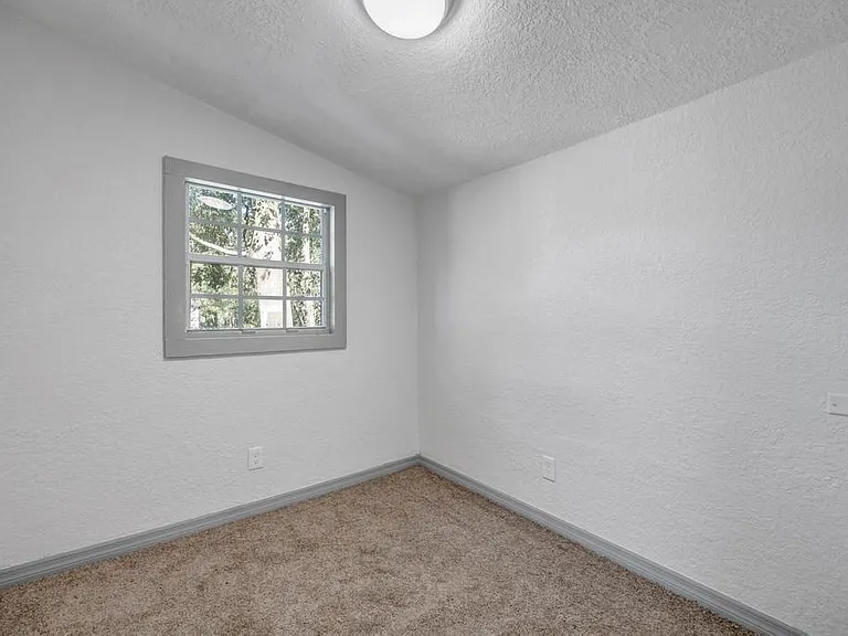 8025 Paul Jones Dr — Photo 20