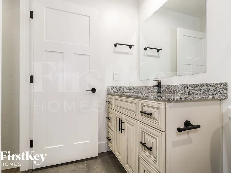 3858 W Tamarisk Ave — Photo 14