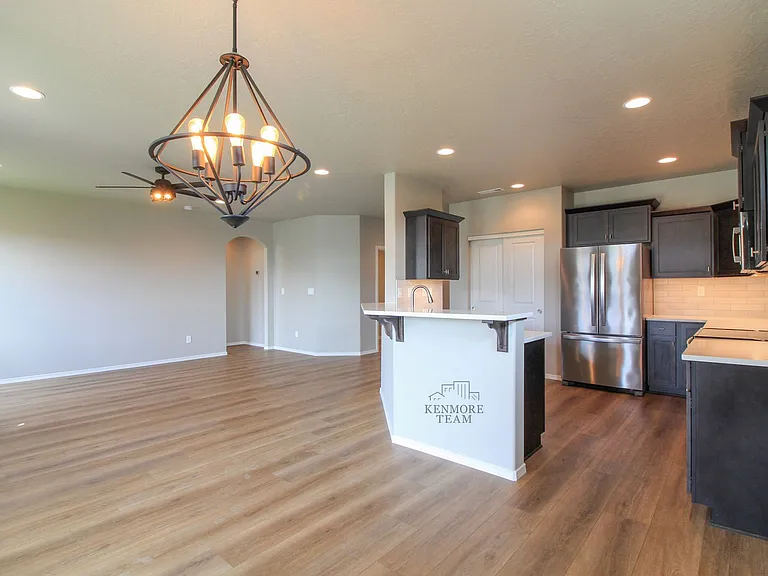 545 Marysville Way — Photo 3