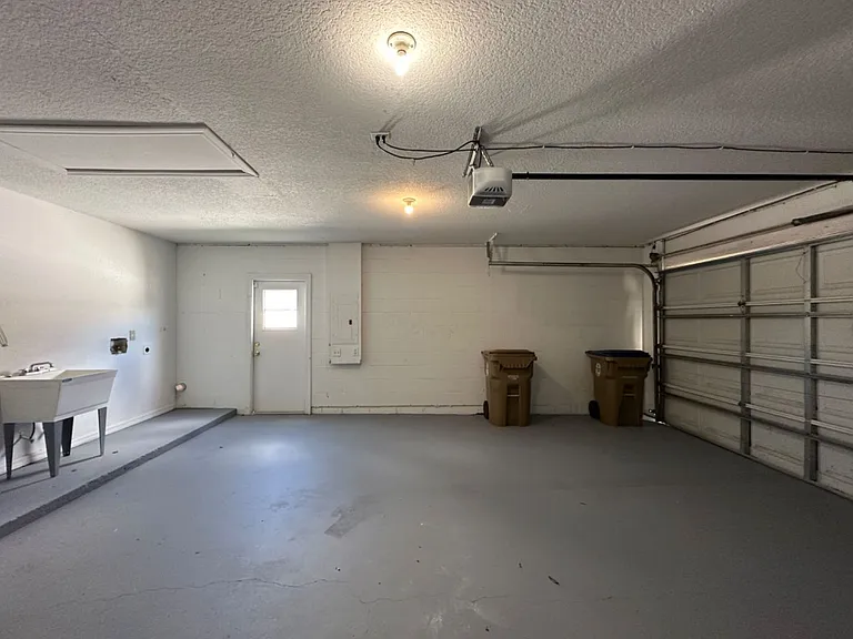 661 N Delmonte Ct — Photo 28