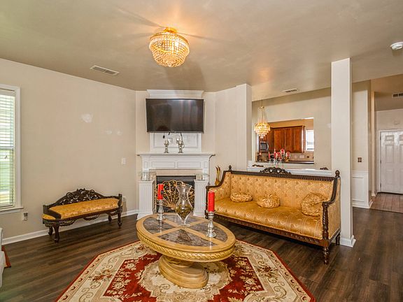 4th image of 5039 Abercromby St