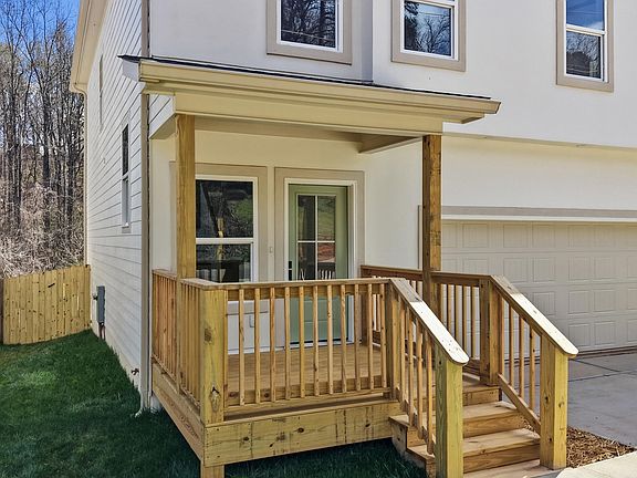 5th image of 930 Lullwater Rd