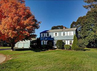 5 Bittersweet Ct, Barrington, RI 02806