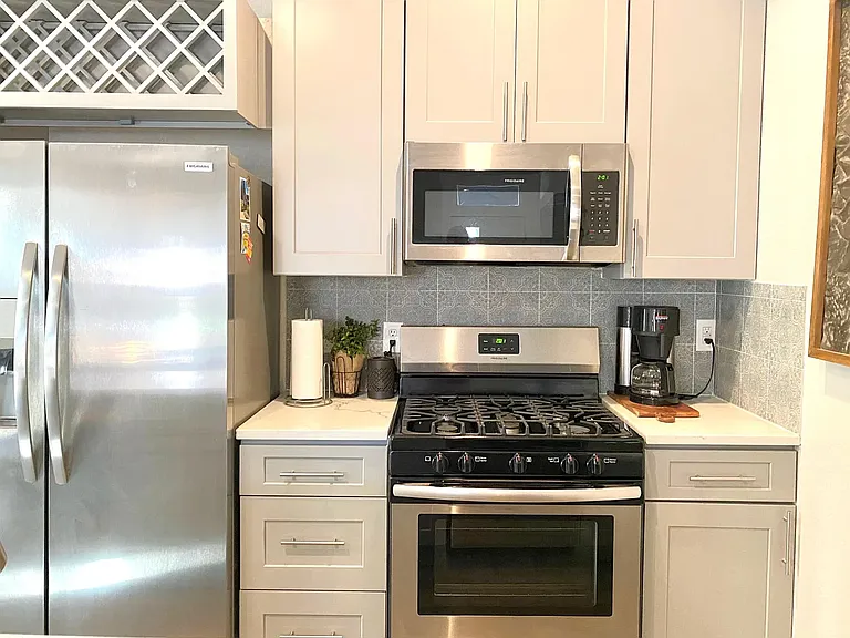 465 Fox St — Photo 9
