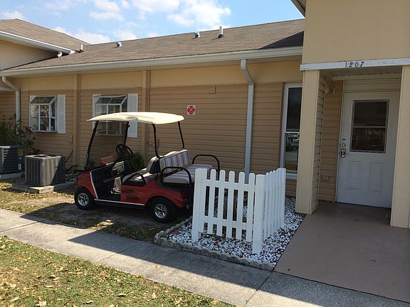 2nd image of 1207 Club Cir