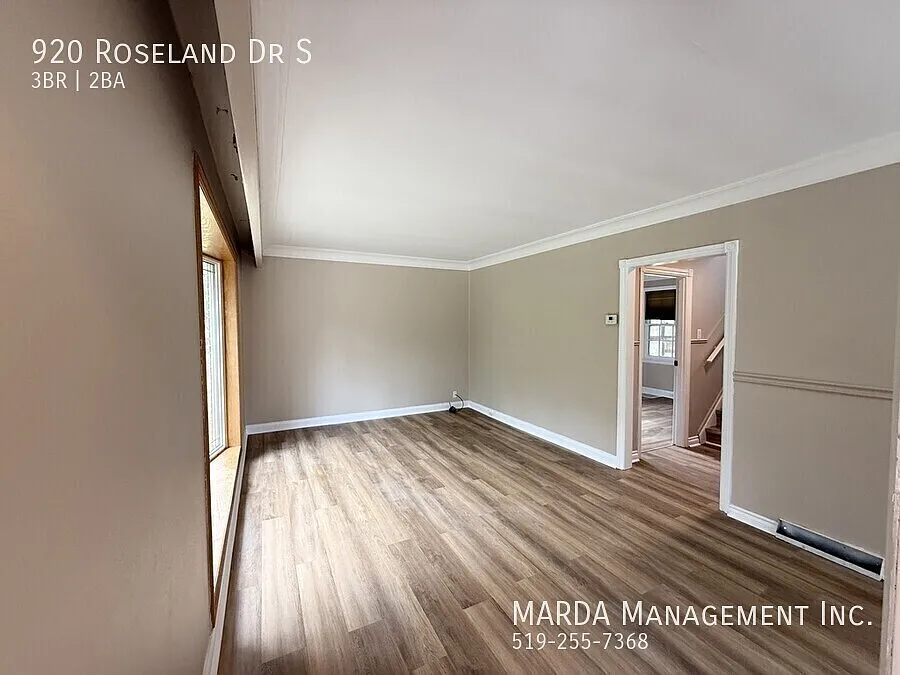Newly Renovated 3 Bed/2 Bath Home On Roseland Golf Course + Utilities — Photo 4