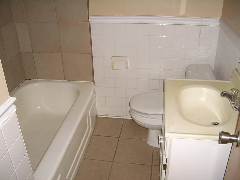 3827 Kingswood Dr — Photo 14