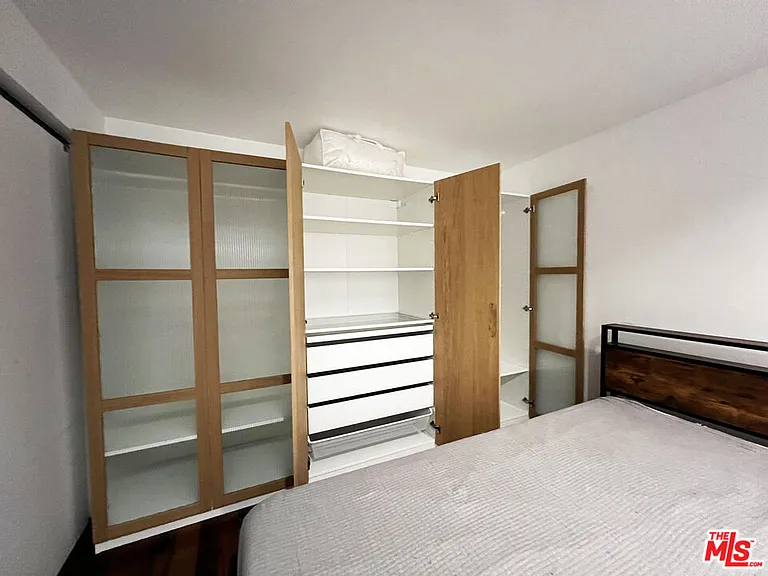 24 Westminster Ave #2 — Photo 9