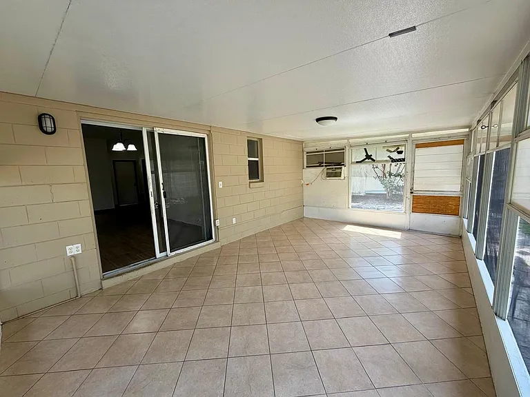 118 N Aberdeen Cir — Photo 10
