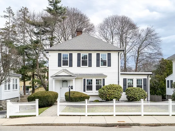 141 Church St, West Roxbury, MA 02132