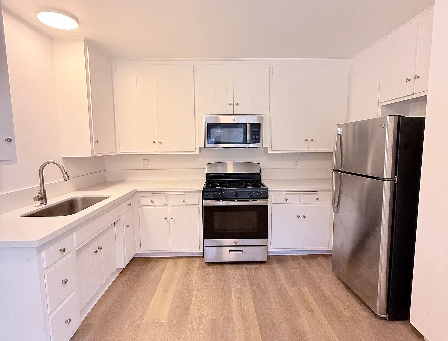 2 bed, $3,750 — Photo 1