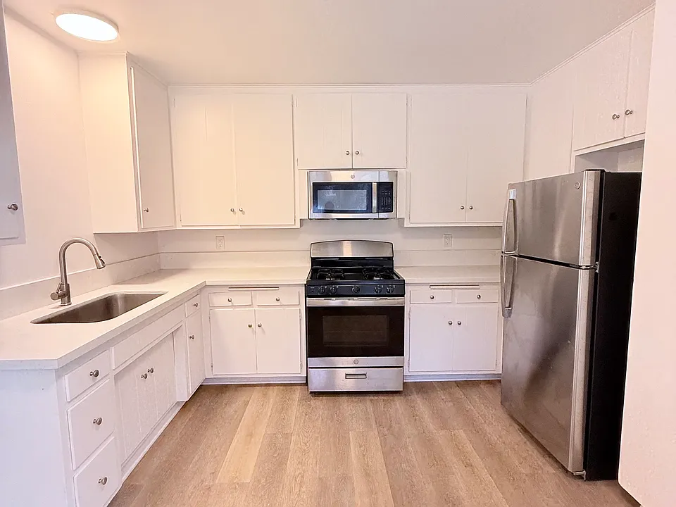 204 W Yanonali St #1