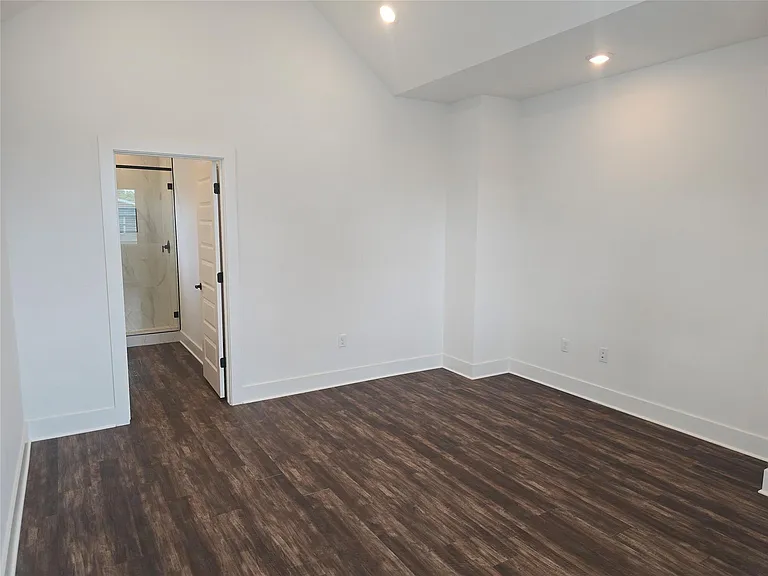 7601 Carver Ave #1 — Photo 5