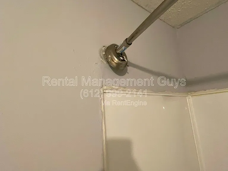 2931 Bryant Ave N #2 — Photo 20