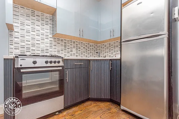 Rented by MySpaceNYC | media 24