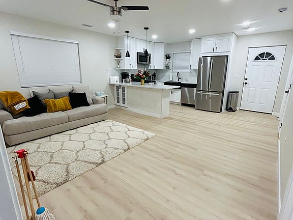 4th image of 3164 W Walsh Pl #5