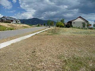 3rd image of 556 St Andrews Dr