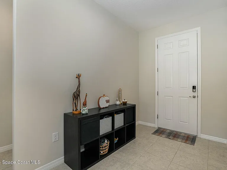 4832 Shannock Ave — Photo 4