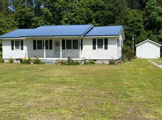 659 Harkers Island Rd, Beaufort, NC 28516
