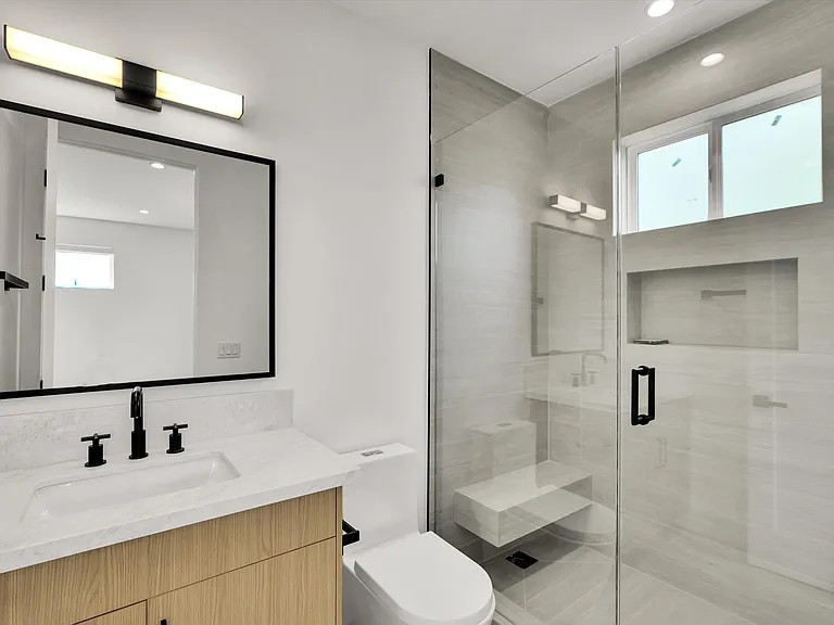 5022 Cahuenga Blvd — Photo 30