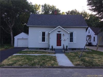 319 S Madison St, Trenton, IL, 62293