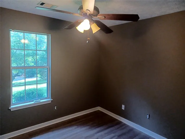 6110 Lakeside Ct — Photo 10