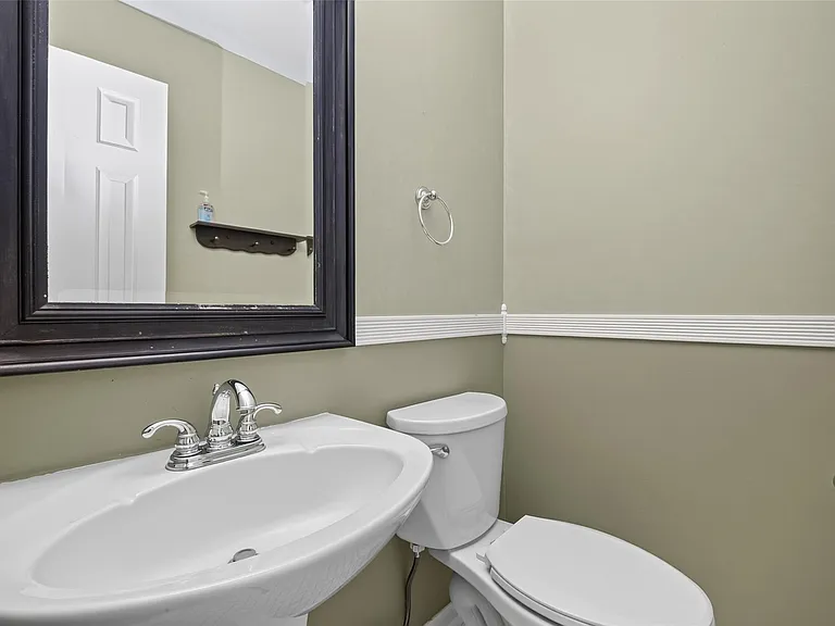 4414 Ringrose Dr — Photo 18