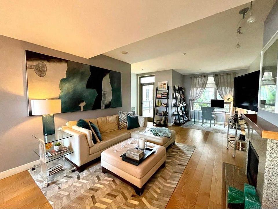 LIVING ROOM/ KITCHEN/ SMALL OFFICE AREA
