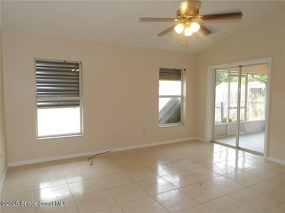 5th image of 158 Empress Ave