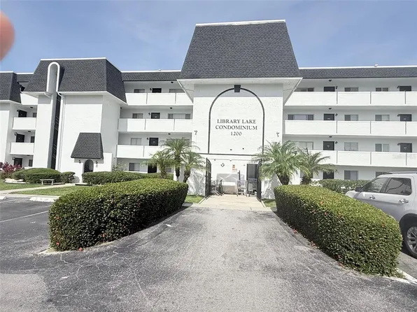1200 37th St N APT 409, Saint Petersburg, FL 33713
