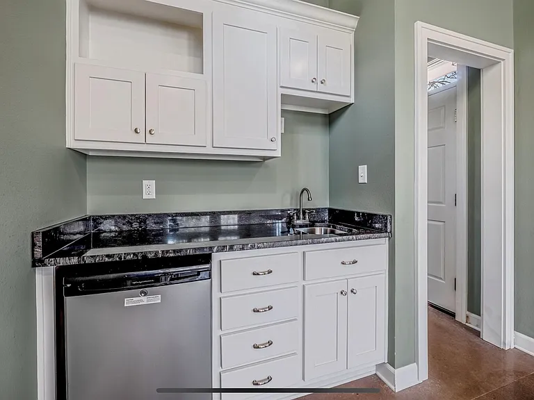 416 N Orange St #C — Photo 5