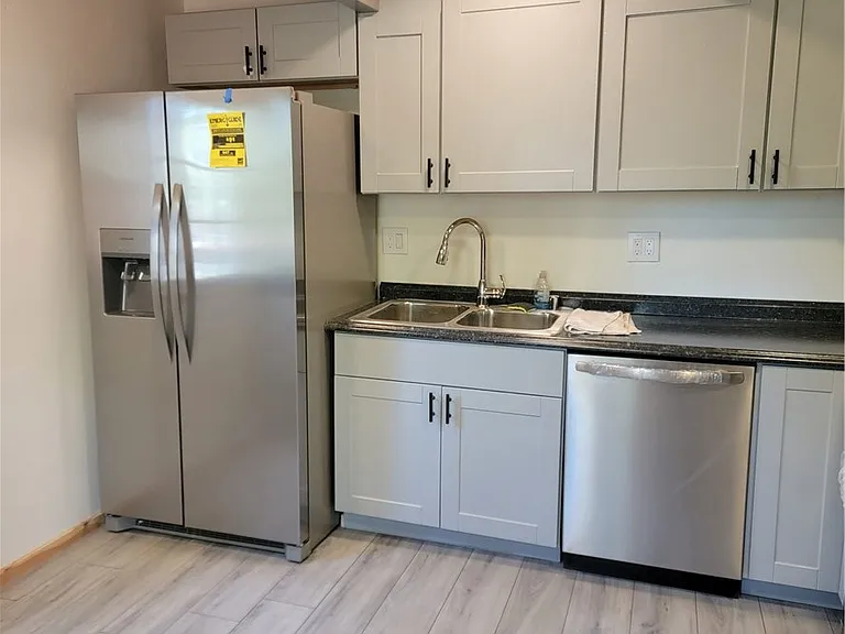 221 Imperial Ave — Photo 6