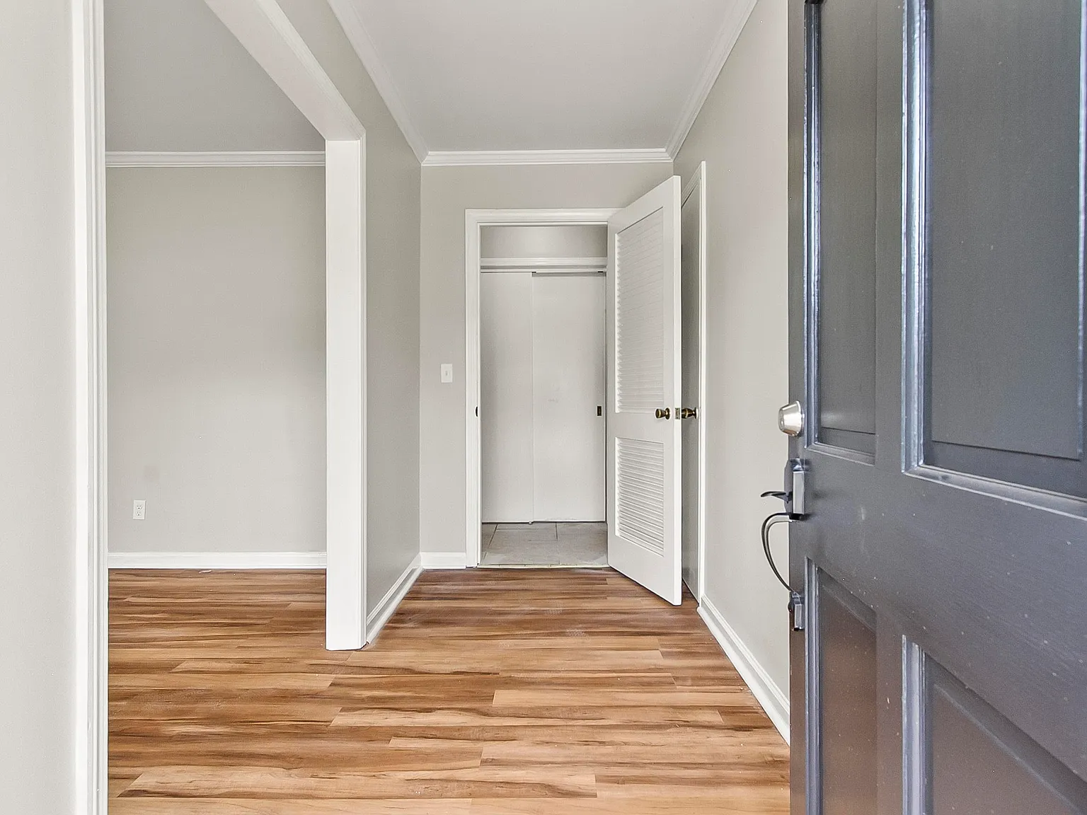 4 bed, 3.5 bath, $2,295 — Photo 2