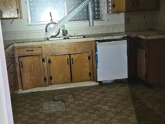 5th image of 2720 Sunset Lane