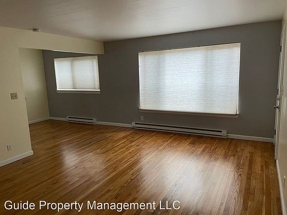3rd image of 5227 Brooklyn Ave NE #52274