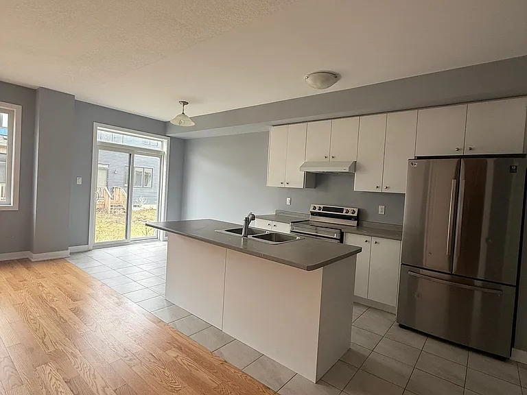 117 Keelson St N — Photo 7