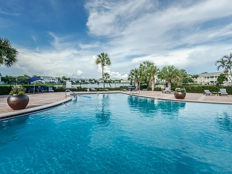 251 Pompano Dr SE #D — Photo 37