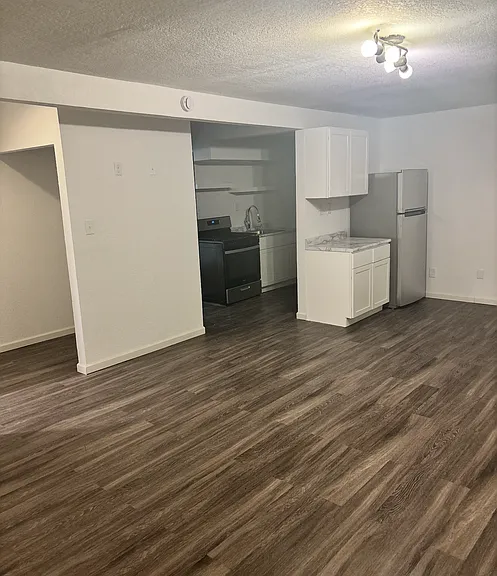1416 Gilbert St — Photo 1